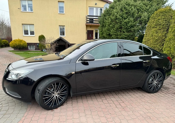 Opel Insignia cena 28500 przebieg: 157660, rok produkcji 2009 z Pionki małe 172